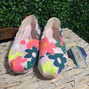 Tom’s Alpargata Floral loafer Sz 6.5